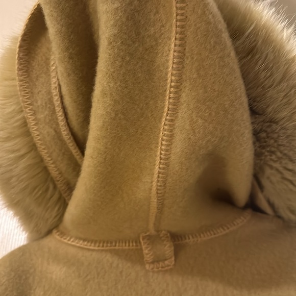 Full length Laparka wool coat with removable fur hood and shoulder pads - Picture 8 of 13